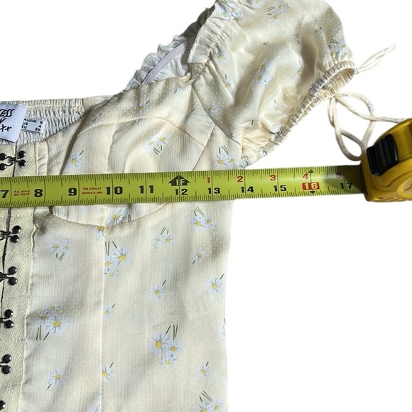 Princess Polly cropped corset top,sz 4, ruffle,floral,hook&eye,coquette,fairy - Picture 7 of 13